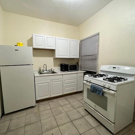 Private Bedroom Near Бостън Екстериор снимка