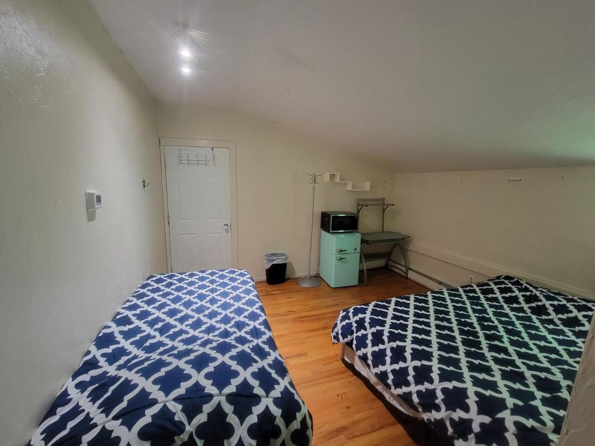 Private Bedroom Near Бостън Екстериор снимка