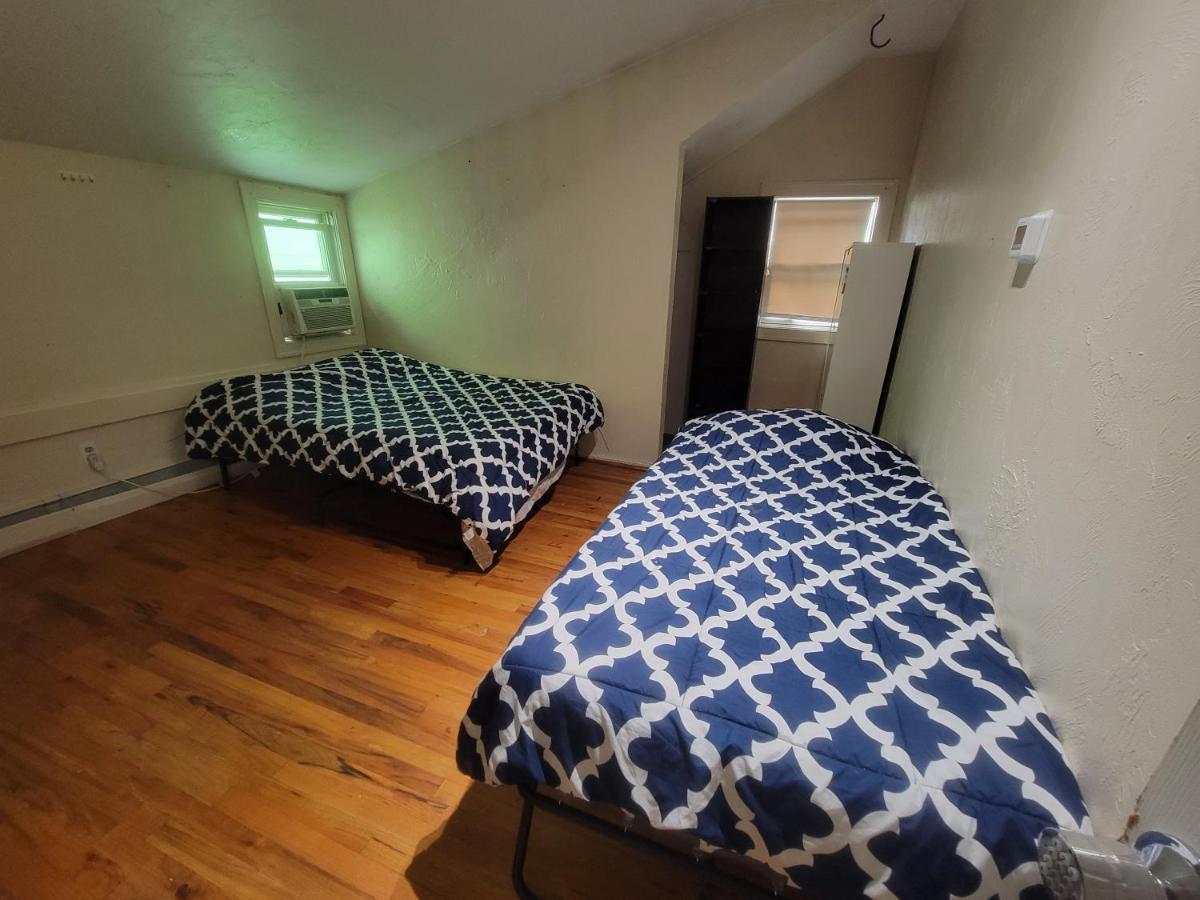 Private Bedroom Near Бостън Екстериор снимка