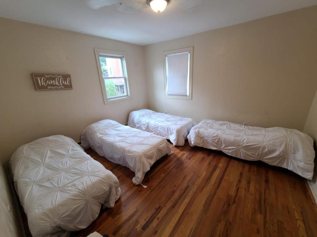 Private Bedroom Near Бостън Екстериор снимка