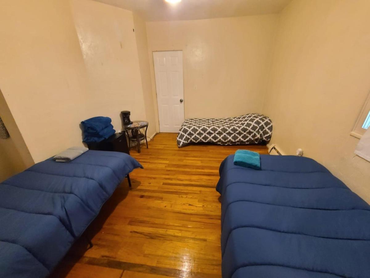 Private Bedroom Near Бостън Екстериор снимка