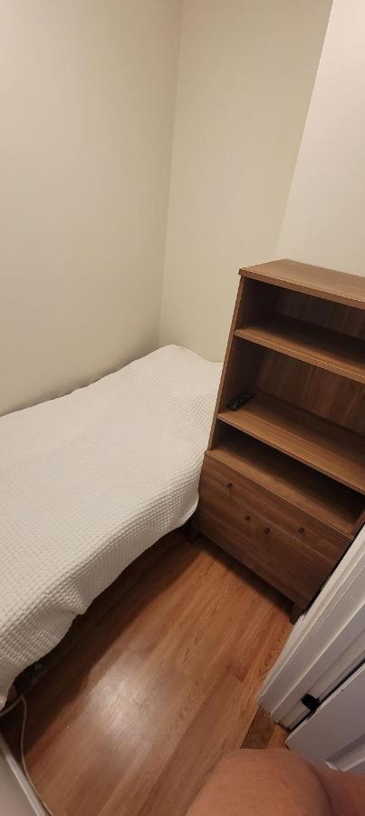Private Bedroom Near Бостън Екстериор снимка