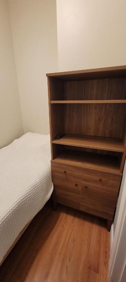 Private Bedroom Near Бостън Екстериор снимка