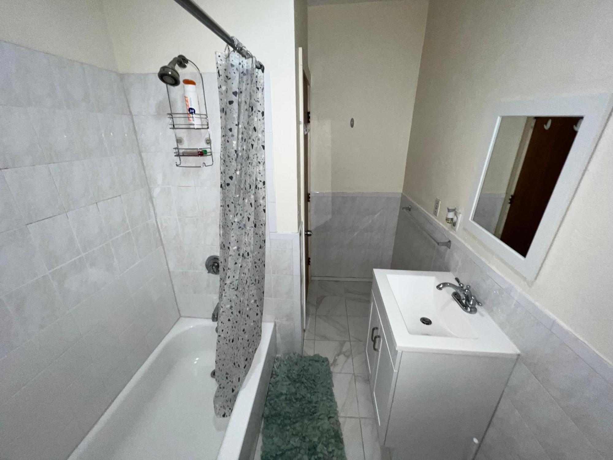 Private Bedroom Near Бостън Екстериор снимка
