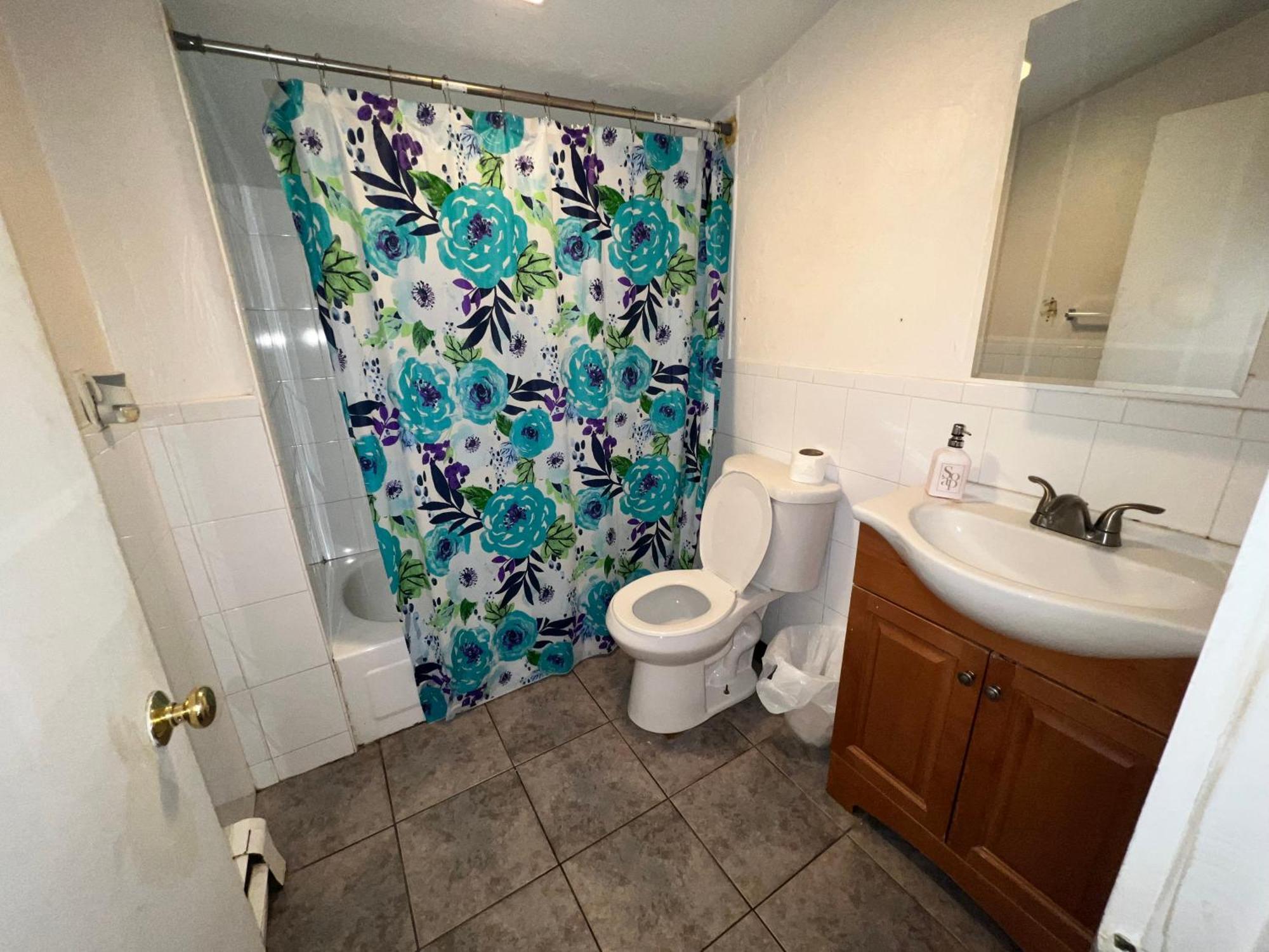 Private Bedroom Near Бостън Екстериор снимка