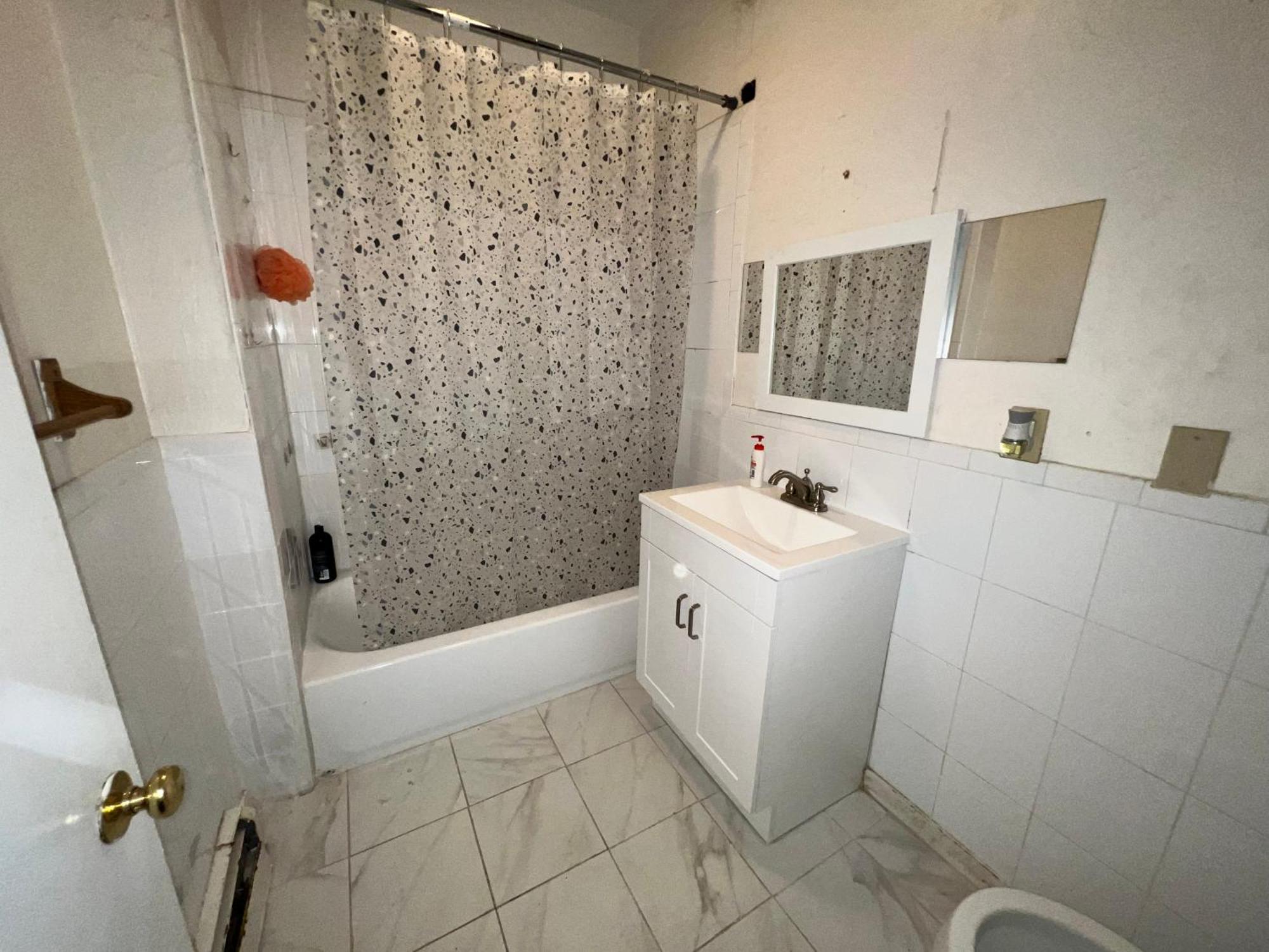 Private Bedroom Near Бостън Екстериор снимка