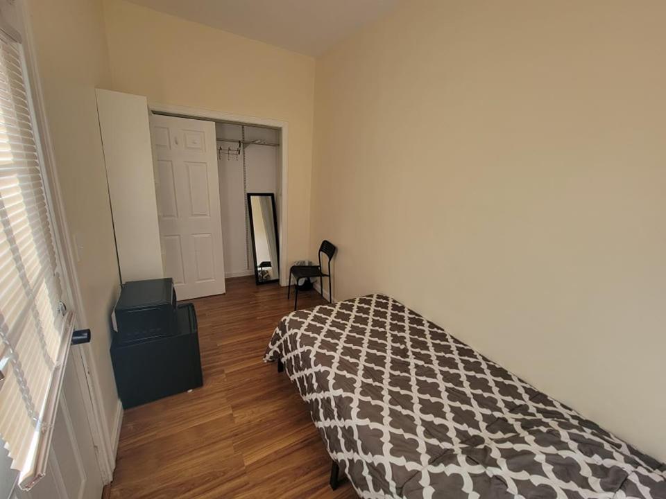 Private Bedroom Near Бостън Екстериор снимка