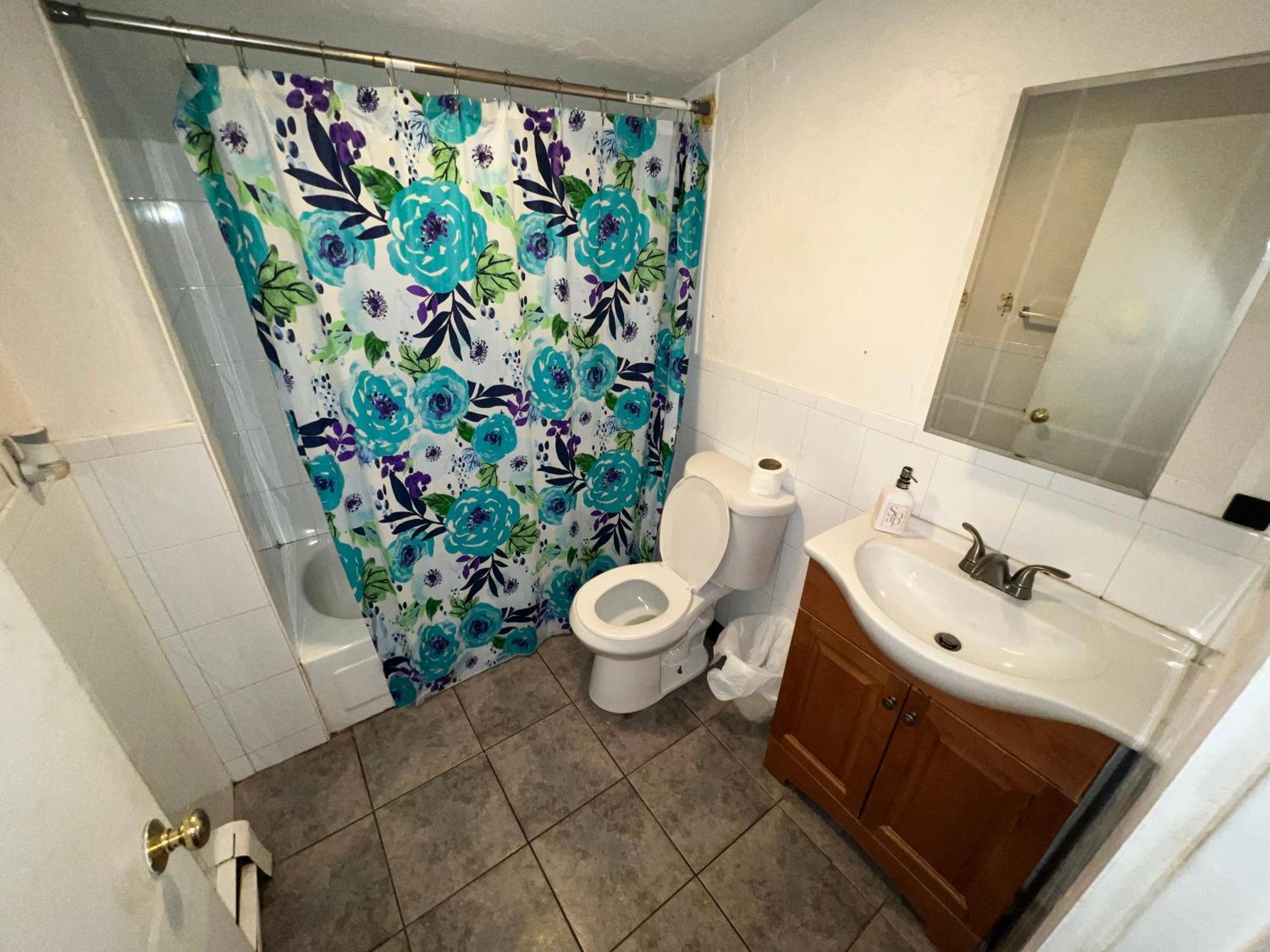 Private Bedroom Near Бостън Екстериор снимка