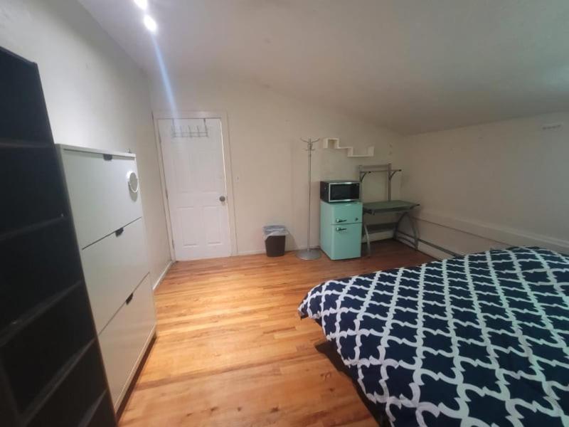 Private Bedroom Near Бостън Екстериор снимка